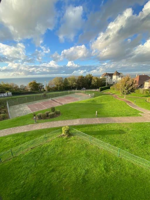 Apartamento Appart Lumineux Avec Vue Sur Mer A 180 Degres Trouville-sur-Mer Exterior foto