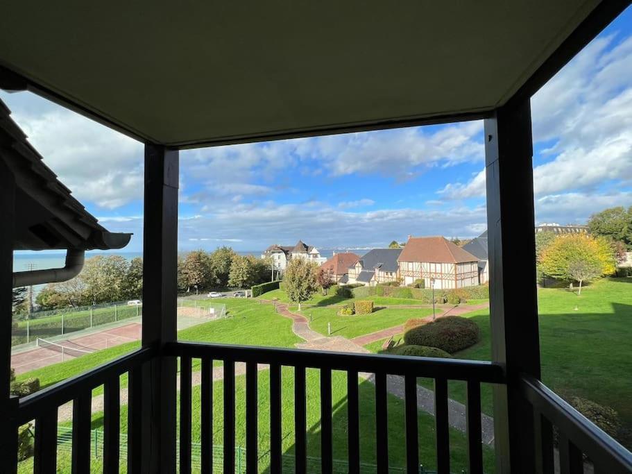 Apartamento Appart Lumineux Avec Vue Sur Mer A 180 Degres Trouville-sur-Mer Exterior foto