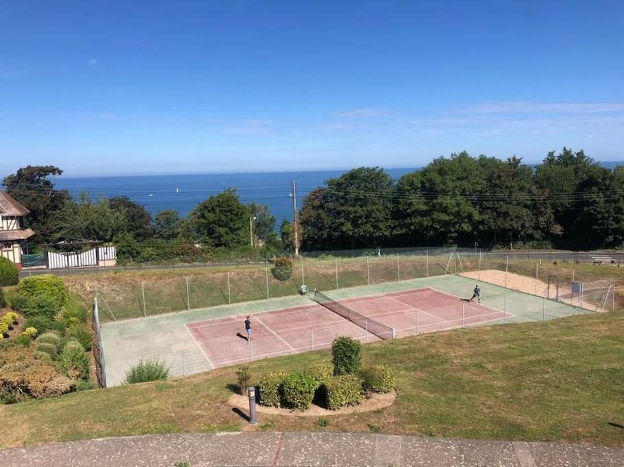 Apartamento Appart Lumineux Avec Vue Sur Mer A 180 Degres Trouville-sur-Mer Exterior foto